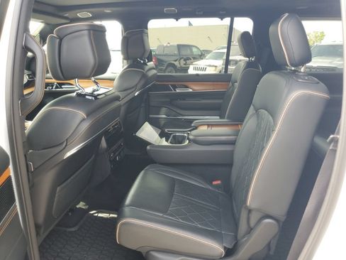 Used 2024 Jeep Grand Wagoneer L Series III AWD/4WD image 29