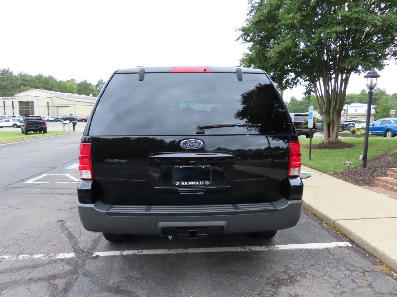 Used 2004 Ford Expedition XLT AWD/4WD image 6