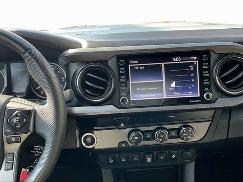 Used 2020 Toyota Tacoma TRD Sport w/ Technology Package RWD image 6