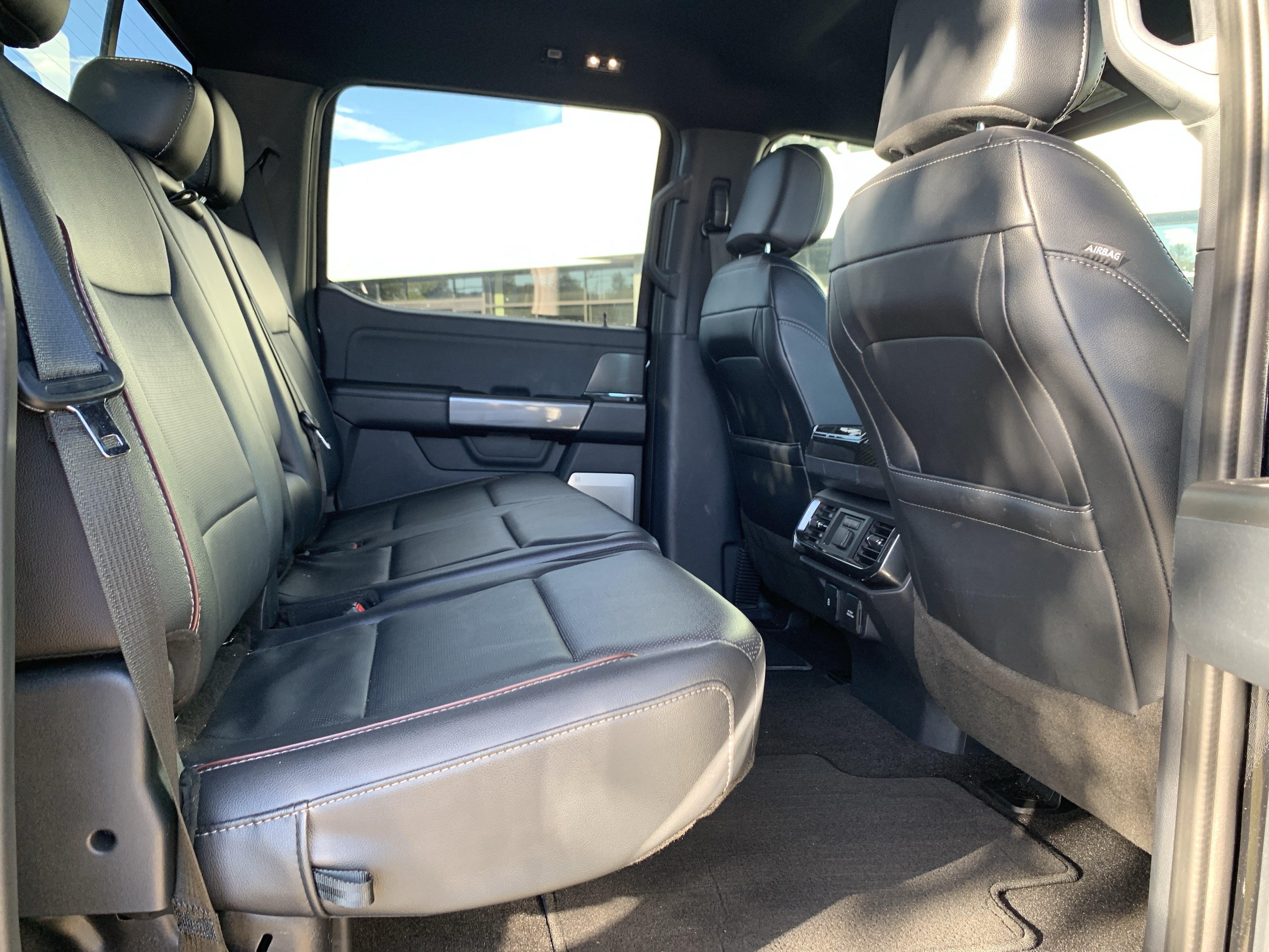 Used 2022 Ford F150 Lariat w/ Equipment Group 502A High AWD/4WD image 33