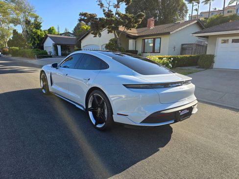 Used 2022 Porsche Taycan RWD image 6