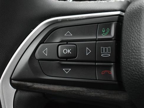 Used 2023 Jeep Grand Cherokee L Limited image 21