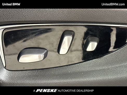 Used 2019 Cadillac Escalade Premium Luxury image 4