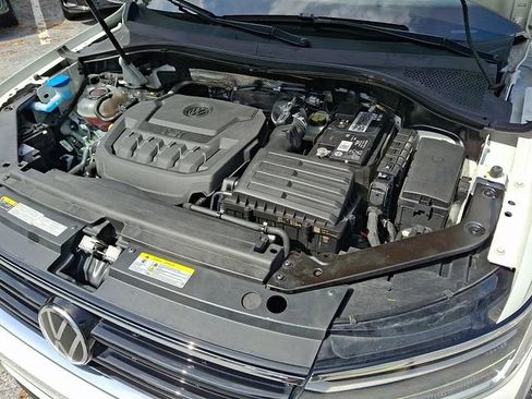 Used 2022 Volkswagen Tiguan SE R-Line AWD/4WD image 28
