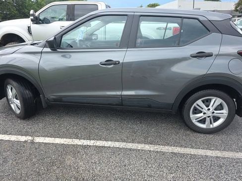 Used 2025 Nissan Kicks Play S FWD image 2