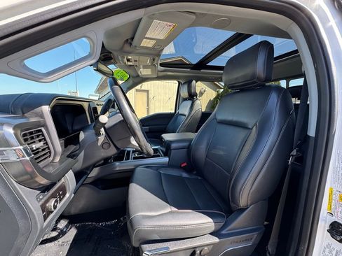 Used 2023 Ford F250 Lariat w/ Lariat Ultimate Package AWD/4WD image 23