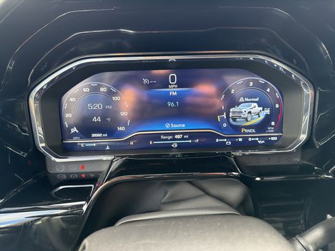 Used 2025 Chevrolet Silverado 2500 LT w/ Safety Package image 21