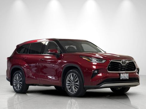 Used 2020 Toyota Highlander Platinum AWD/4WD image 7