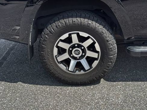 Used 2023 Toyota 4Runner TRD Off-Road Premium w/ Moonroof Package AWD/4WD image 8