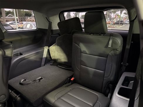 Used 2023 GMC Acadia SLT w/ Elevation Edition image 25