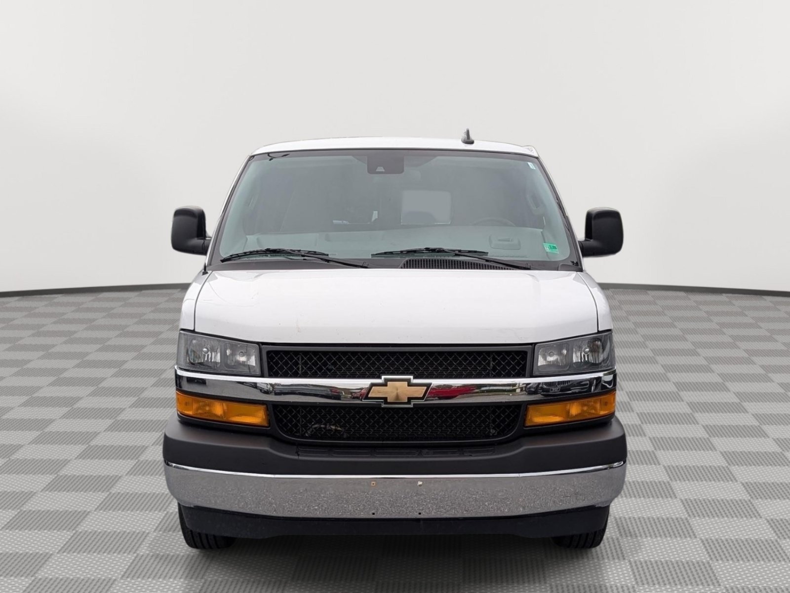 Used 2025 Chevrolet Express 3500 LT w/ LT Preferred Equipment Group RWD image 8