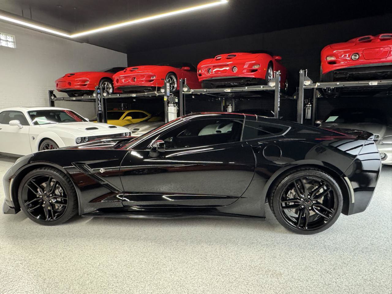 Used 2019 Chevrolet Corvette Stingray Coupe w/ 1LT RWD image 16