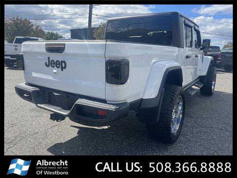 Used 2022 Jeep Gladiator Sport image 5