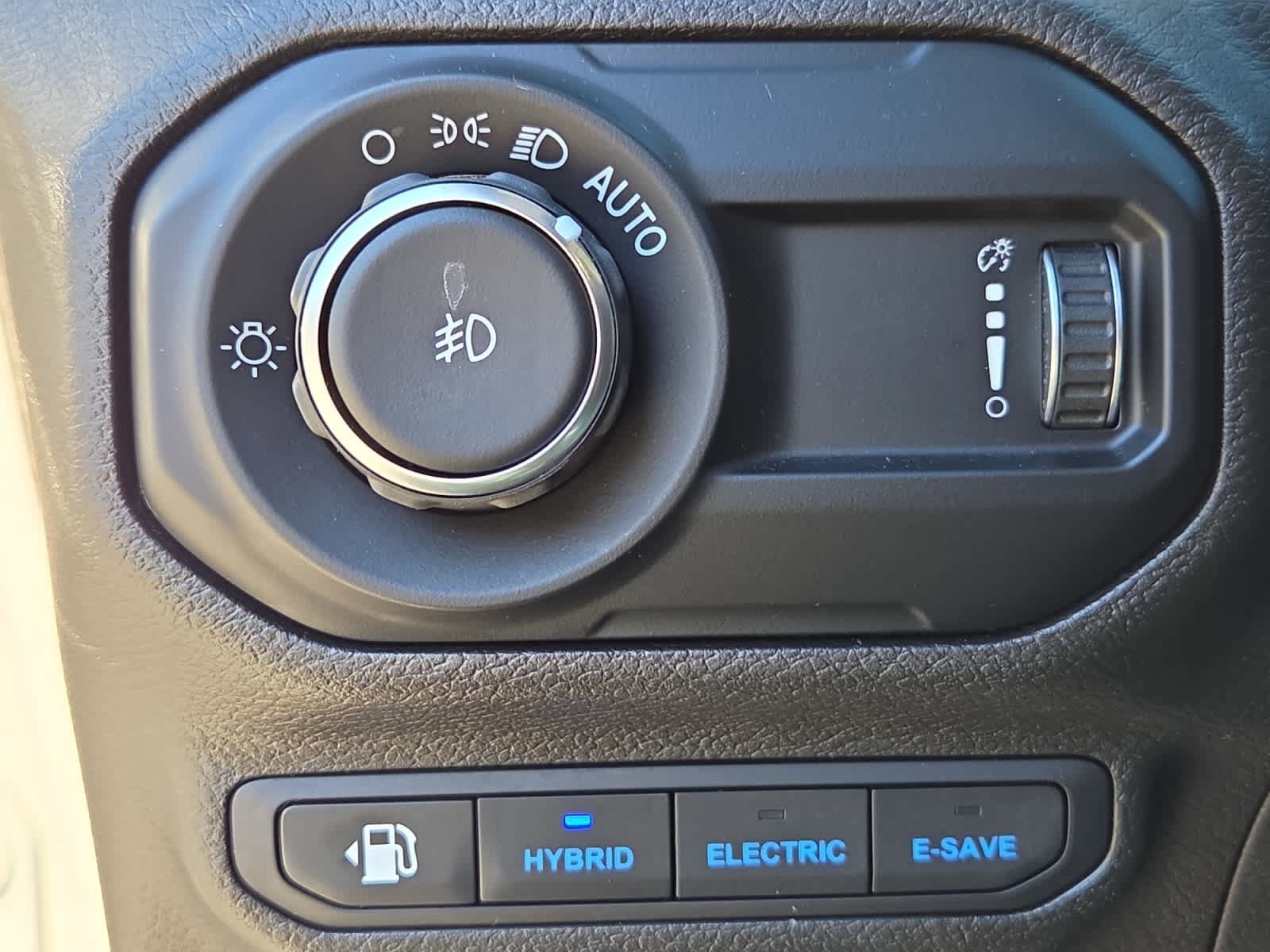 Used 2023 Jeep Wrangler Unlimited w/ Cold Weather Group AWD/4WD image 25
