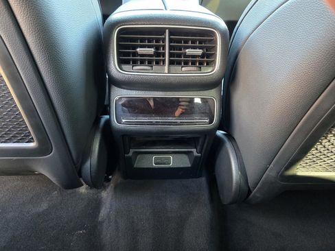 Used 2024 Mercedes-Benz GLS 450 4MATIC image 15