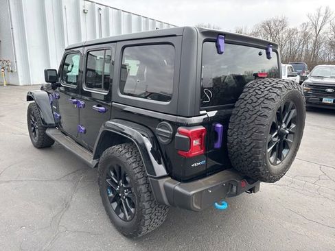 Used 2023 Jeep Wrangler Unlimited Sahara w/ Cold Weather Group image 8