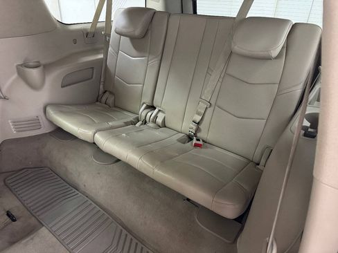 Used 2016 Cadillac Escalade ESV Premium AWD/4WD image 29