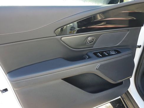 Used 2024 Lincoln Nautilus Premier w/ Jet Appearance Package image 26