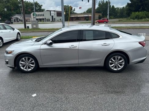Used 2021 Chevrolet Malibu LT image 2