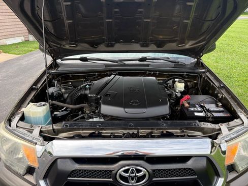 Used 2015 Toyota Tacoma 4x4 Double Cab w/ SR5 Package image 7