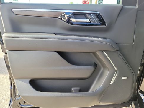 Used 2025 Chevrolet Tahoe Premier image 25