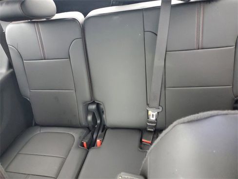 Certified 2023 Chevrolet Traverse RS image 11