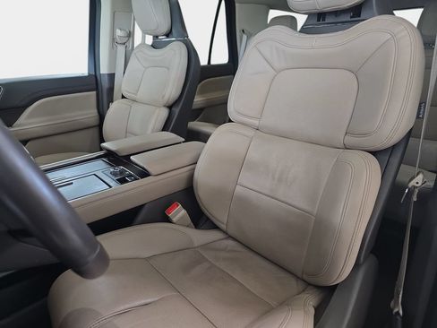 Used 2024 Lincoln Navigator Reserve AWD/4WD image 17