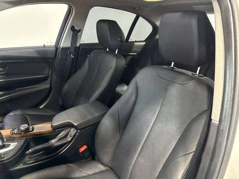Used 2016 BMW 320i xDrive Sedan AWD/4WD image 25