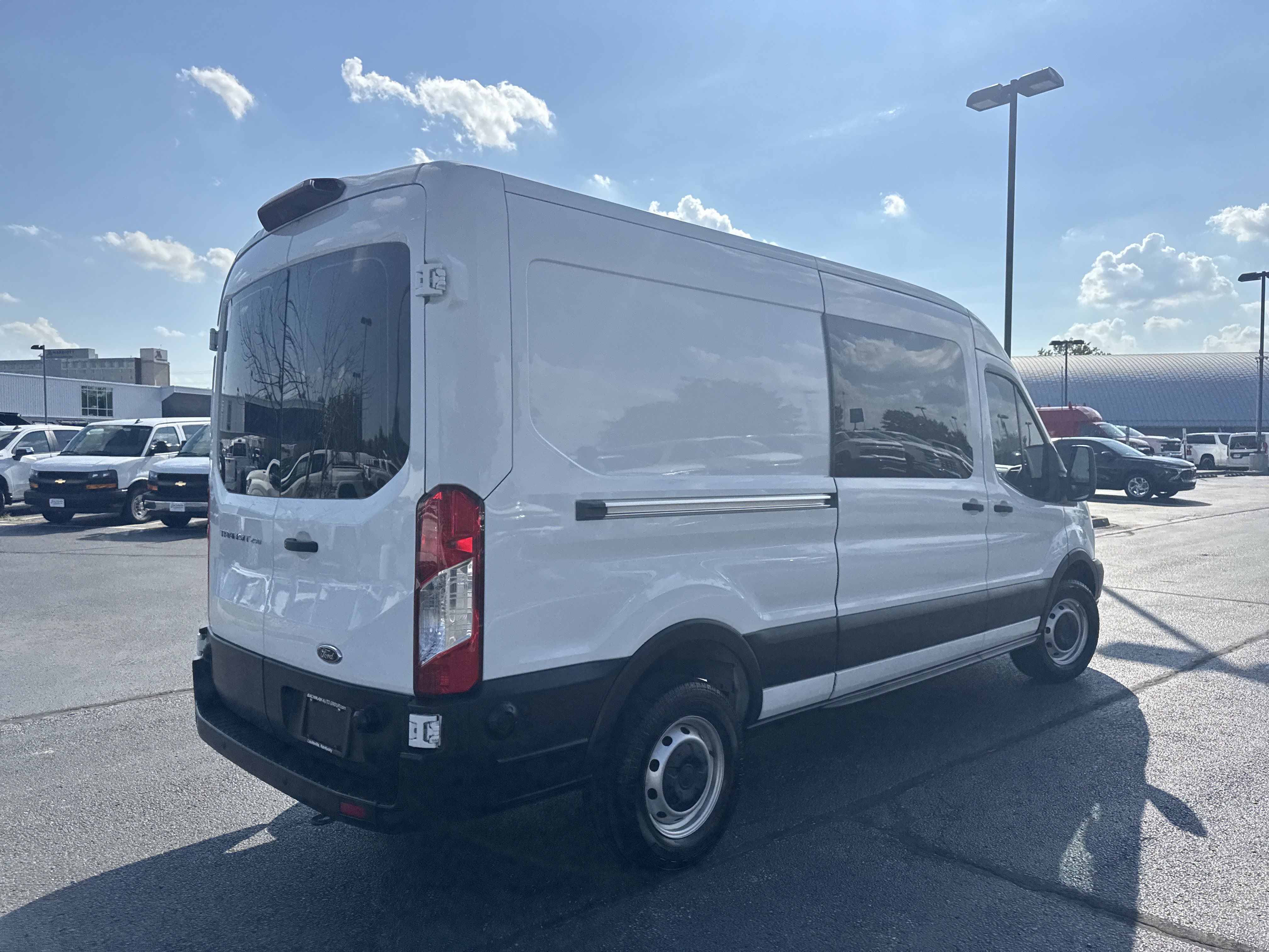 Used 2019 Ford Transit 250 148 Medium Roof RWD image 3