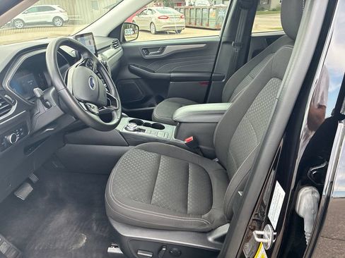 Used 2024 Ford Escape Active AWD/4WD image 9