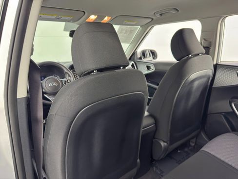 Used 2020 Kia Soul LX image 27