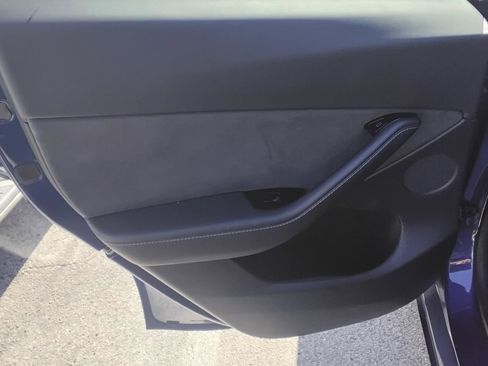 Used 2021 Tesla Model Y Long Range image 18