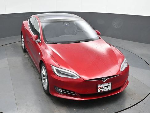 Used 2017 Tesla Model S AWD image 39