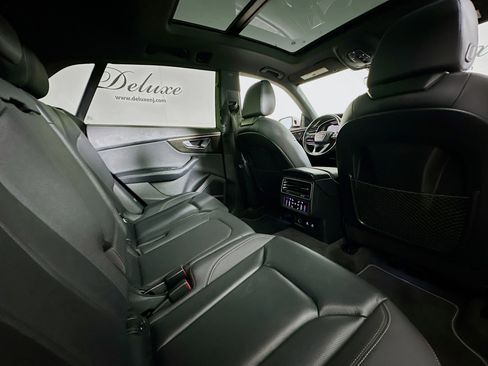 Used 2022 Audi Q8 Premium Plus w/ Premium Plus Package image 28