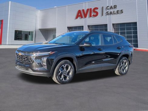 Used 2025 Chevrolet Trax LT w/ LT Convenience Package image 1