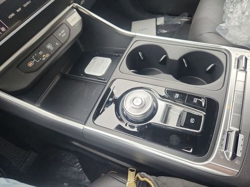 New 2026 Kia Carnival SX w/ SX Dark Edition Package FWD image 19
