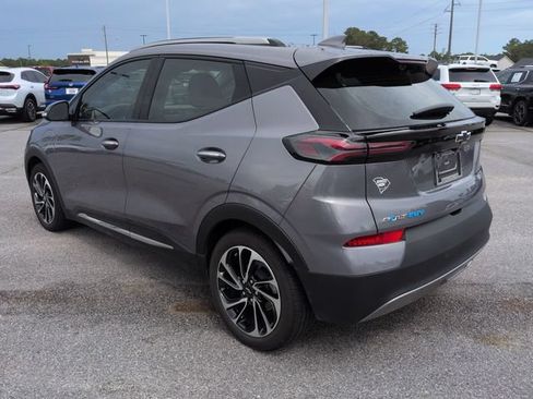 Used 2023 Chevrolet Bolt EUV Premier w/ Sun & Sound Package FWD image 6