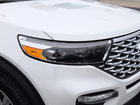 Used 2023 Ford Explorer Platinum w/ Technology Package image 11