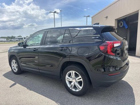 Used 2024 GMC Terrain SLE FWD image 7