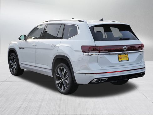 Certified 2024 Volkswagen Atlas SEL Premium R-Line image 5