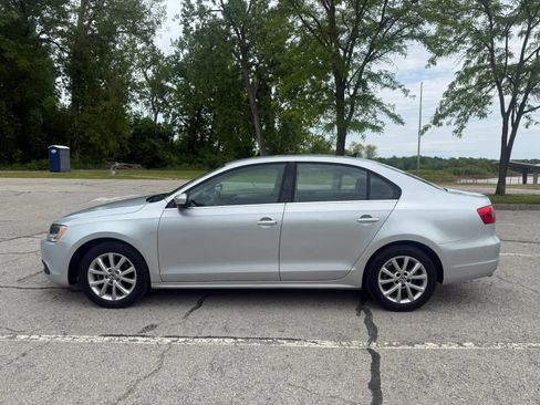 Used 2013 Volkswagen Jetta SE FWD image 8