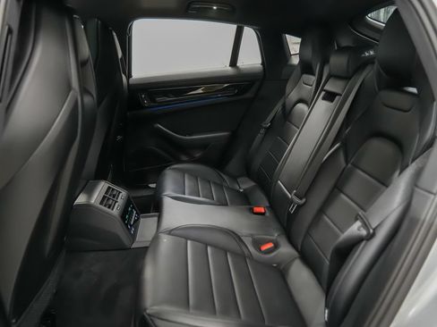 Used 2025 Porsche Panamera 4 E-Hybrid AWD/4WD image 19