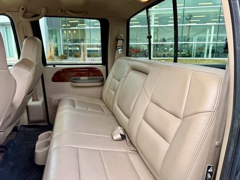 Used 2002 Ford F250 Lariat image 10