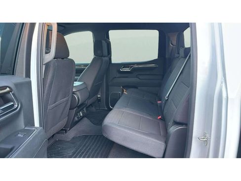 Used 2024 Chevrolet Silverado 1500 LT image 11