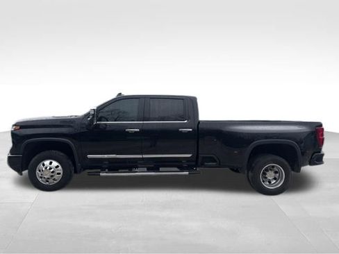 Used 2024 Chevrolet Silverado 3500 High Country w/ High Country Premium Package image 7
