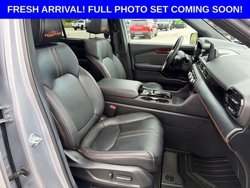Used 2025 Honda Pilot TrailSport image 35
