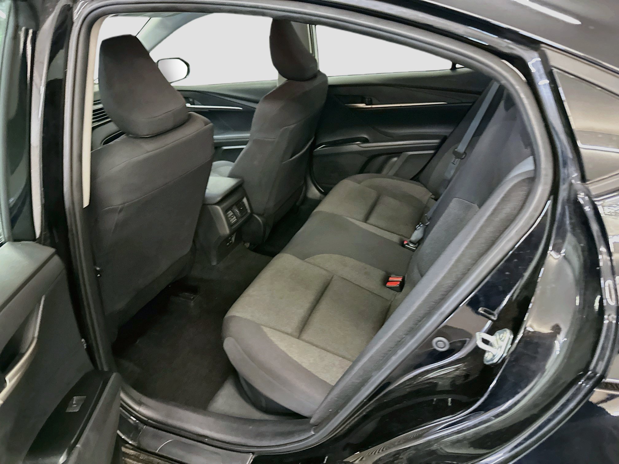 Used 2025 Toyota Camry LE FWD image 29