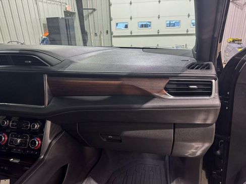 Used 2023 GMC Yukon Denali Ultimate image 30