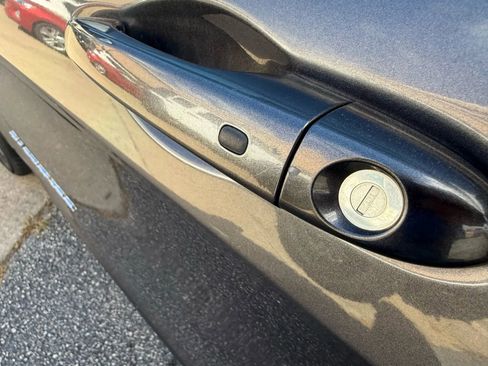 Used 2020 Jeep Cherokee Limited image 8