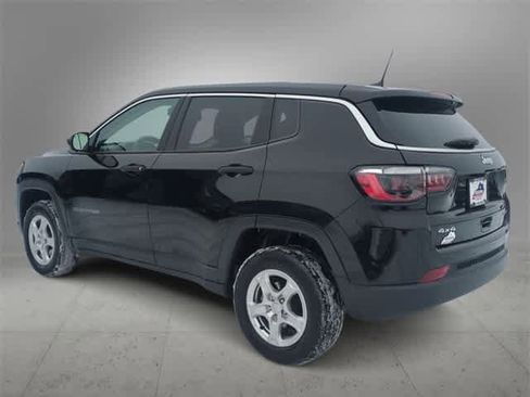 Used 2022 Jeep Compass Sport image 6